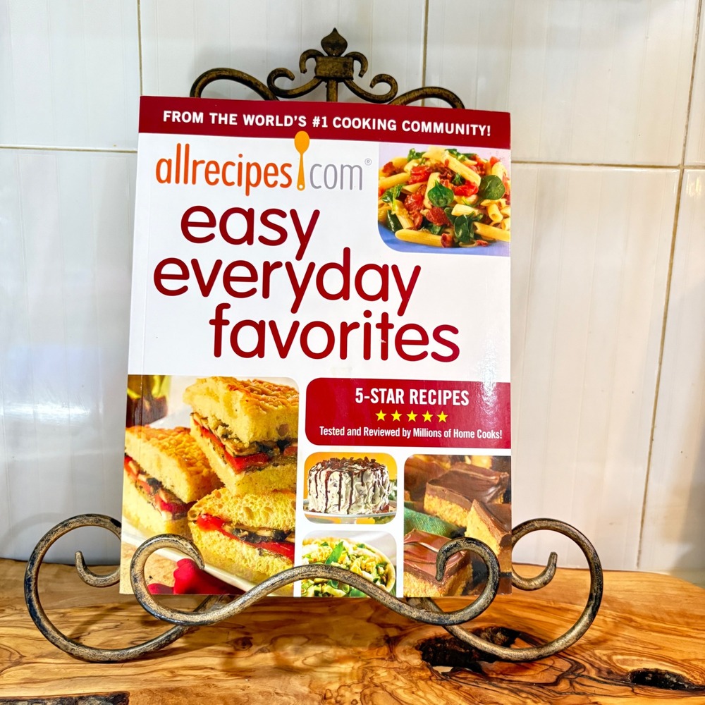 Allrecipes Easy Everyday Favorites Cookbook 250+ 5-Star Recipes 9781606521069 - Picture 2 of 8